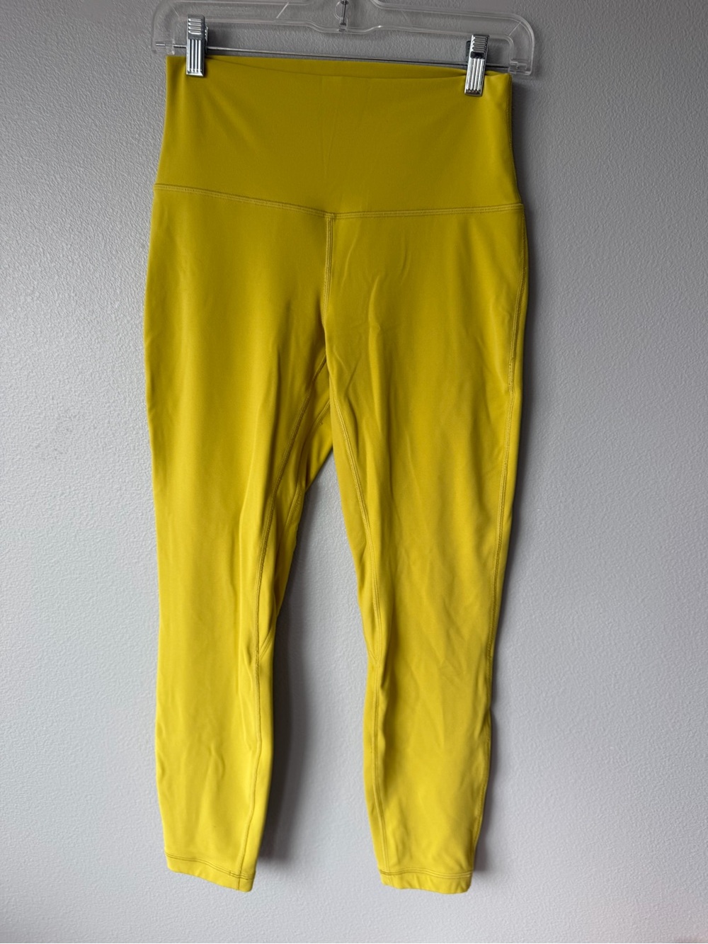 Lululemon yellow high rise Align athletic leggings Women’s size 8